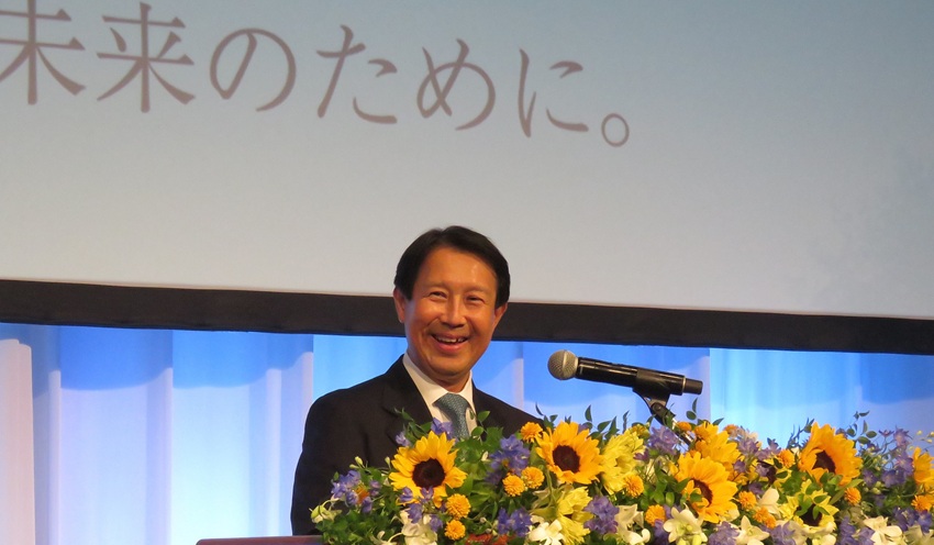 100年間の感謝を述べた笠原頭取（7月25日、ホテル日航熊本）